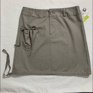 Cute Gianni Bini pinstripe beige skirt NWT